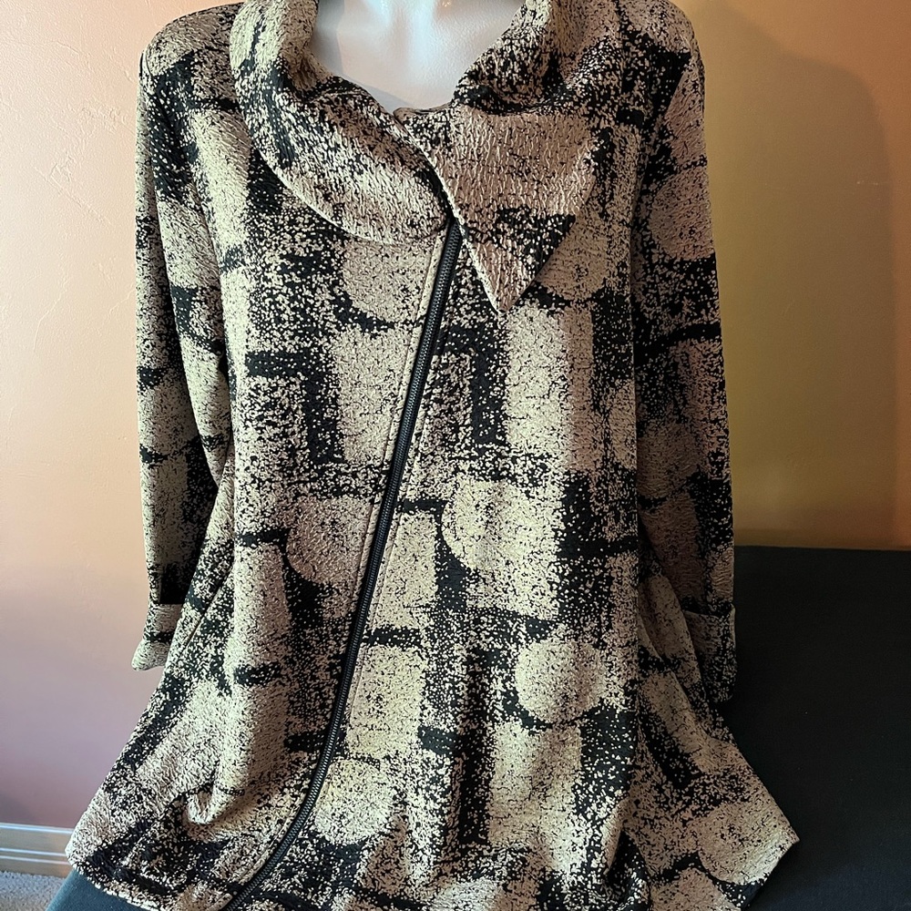 YUSHI contemporary top XL